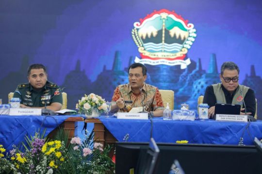 Gubernur Jateng Ahmad Luthfi minta bupati/wali kota siaga hadapi puncak musim hujan