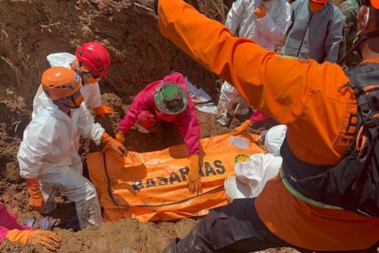 Tim SAR gabungan kembali temukan dua korban tanah longsor Cilacap pada hari ketujuh