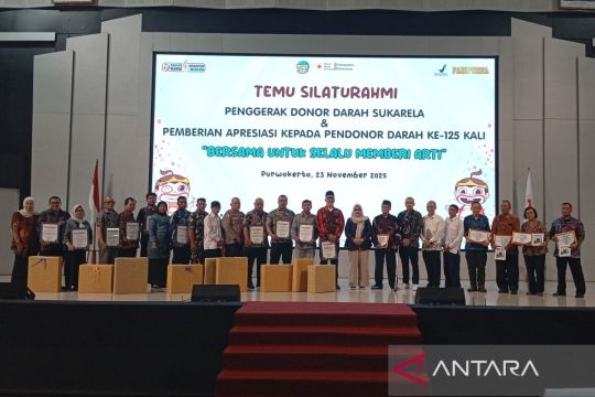 Bupati Banyumas ajak warga perkuat gerakan donor darah