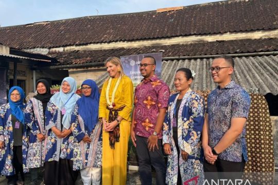Ratu Maxima membahas soal kesehatan finansial saat kunjungan ke Solo