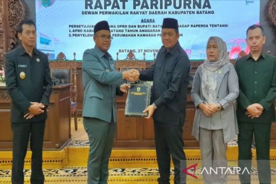 Pemkab Batang bersama DPRD sepakati Raperda APBD 2026