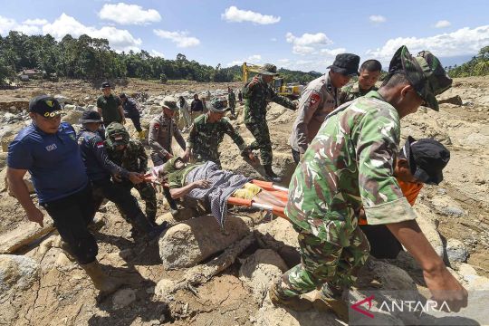 Kapolri instruksikan polisi hadir untuk masyarakat di tengah bencana