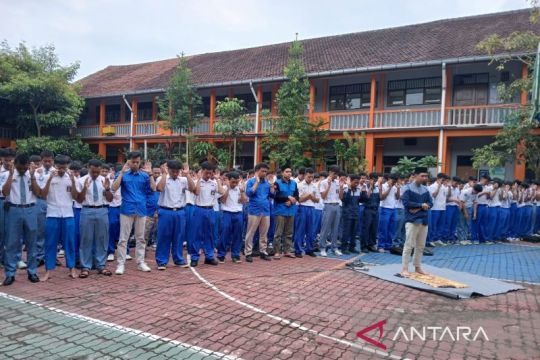 SMK di Temanggung Shalat Gaib dan galang dana untuk korban bencana di Sumatra