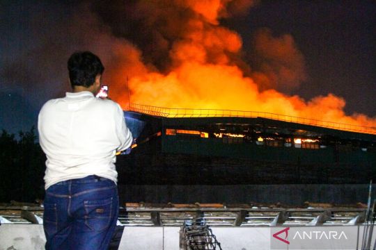 Tim gabungan berhasil padamkan kebakaran pabrik PT Dua Kelinci