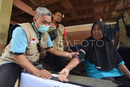Pelayanan kesehatan bagi korban banjir di Padang