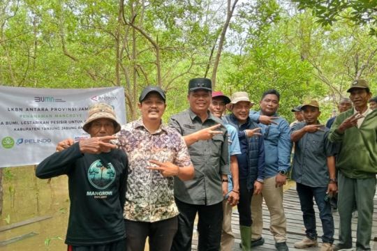 Pemkab Tanjung Jabung Barat terus benahi jalan ke area ekowisata mangrove