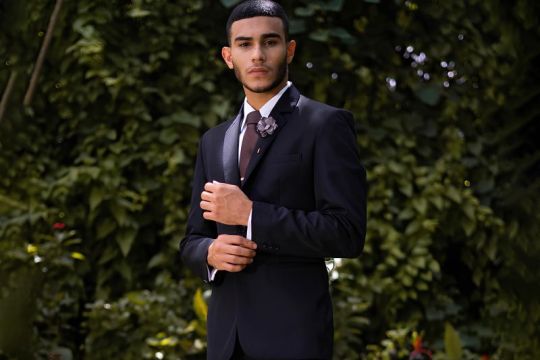 Sulit cari jas yang pas untuk badan besar atau kurus? Ini solusi praktisnya