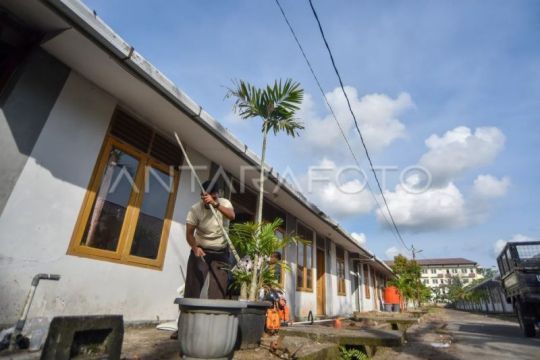 Hunian sementara korban banjir bandang di Padang