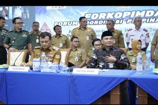 Ketua DPRD Jateng minta pemprov pastikan stok pangan dan transportasi