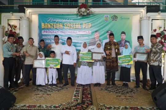 17.799 siswa madrasah di Jepara terima Program Indonesia Pintar upaya ringankan beban pendodikan