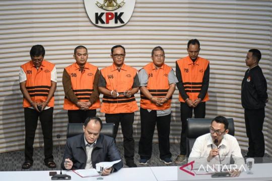 KPK beberkan Bupati Lampung Tengah terima Rp5,75 miliar untuk lunasi pinjaman kampanye