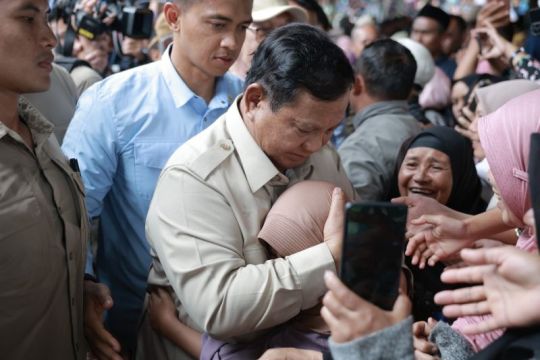 President Prabowo Subianto pledges to rebuild homes destroyed