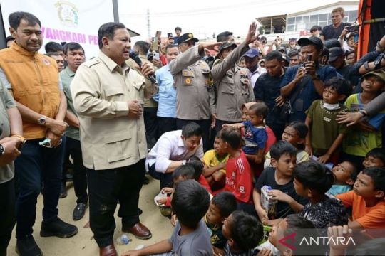 Prabowo akui kesulitan di daerah bencana, janji bekerja lebih keras