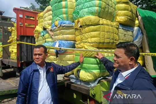 Bareskrim polri bongkar impor pakaian bekas ilegal senilai Rp669 miliar