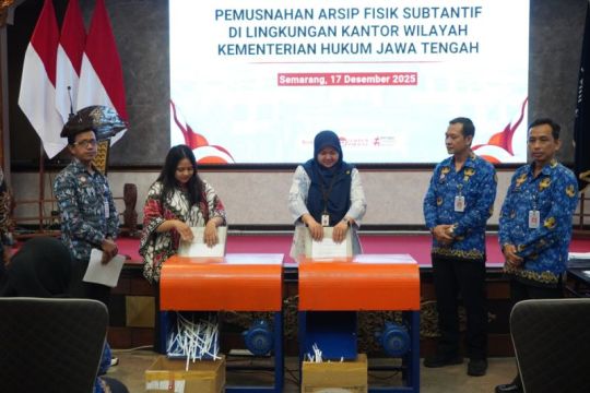 Kemenkum Jateng musnahkan ribuan berkas arsip subtantif fidusia tahun 2001 - 2015