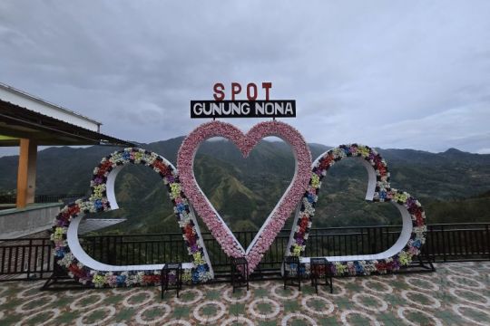 Menikmati Gunung Nona di Enrekang sebelum ke Toraja