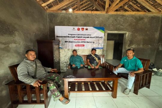 PLTU-Kodim Batang serahkan bantuan renovasi dua RTLH