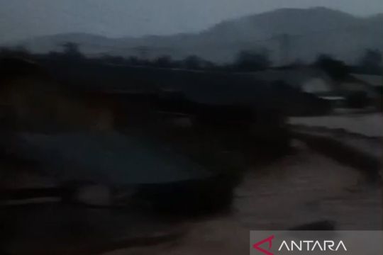 Sungai Batang Toru meluap lagi, ratusan warga Tapsel mengungsi