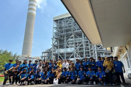 PLTU Batang edukasi pelajar melalui program BEST Class