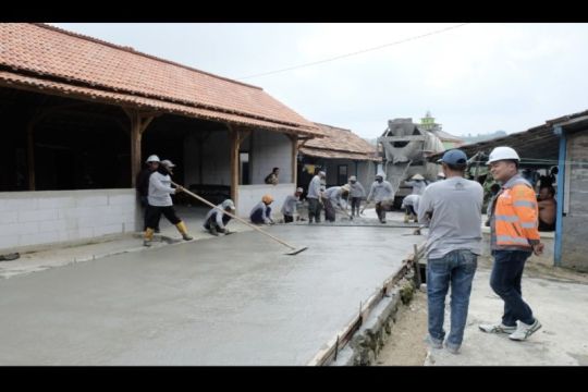 PT Semen Gresik kucurkan Rp1,05 M bangun infrastruktur desa sekitar perusahaan