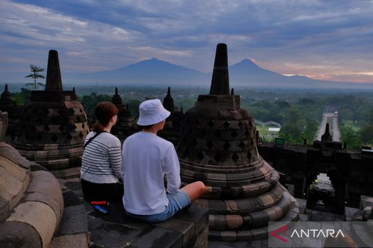 Jumlah pengunjung "sunrise" di Candi Borobudur 1 Januari melebihi target
