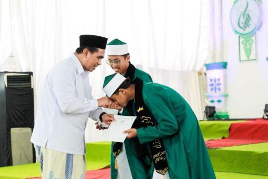 Pemprov Jateng salurkan tali asih untuk penghafal Al Quran