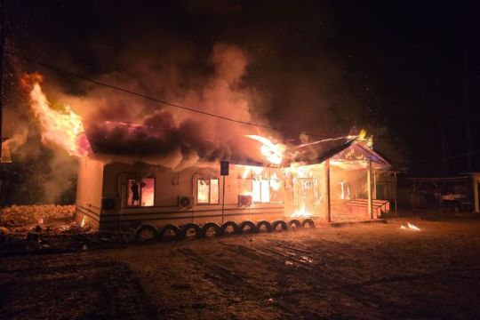 Polres Morowali tangkap tiga terduga pelaku pembakaran kantor tambang di Morowali