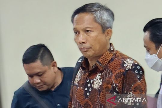 Mantan Pj Bupati Cilacap dituntut 10 tahin penjara