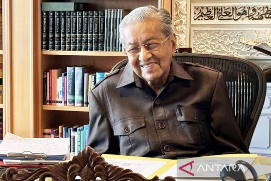 PM Anwar Ibrahim doakan kesembuhan Mahathir Mohamad