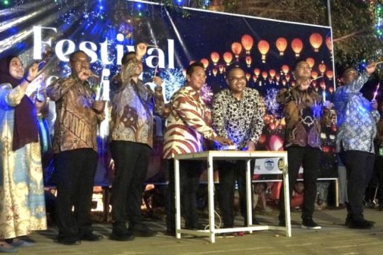 Pesona Taman Bank Jateng di Festival of Light Batang