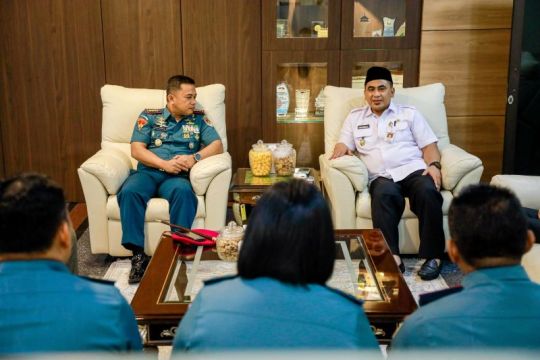 Pemprov Jateng bersinergi dengan Lanal Semarang jaga keamanan laut