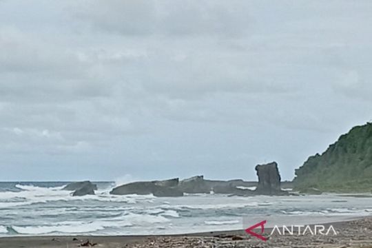 Gelombang tinggi berpotensi terjadi di perairan selatan Jateng