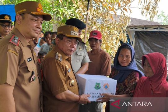Bupati Kapuas salurkan bantuan untuk korban kebakaran