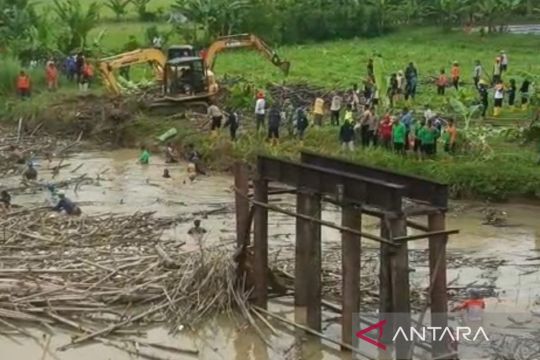 Pertamina EP Cepu Field telusuri kepemilikan aset tiang besi di Sungai Lusi Blora