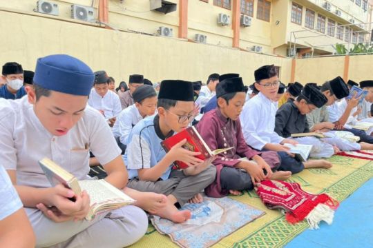 SMP Muhammadiyah PK Kottabarat gelar kajian Isra Mi'raj Nabi Muhammad SAW