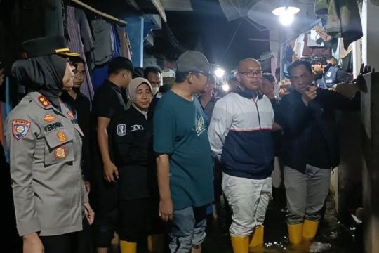 Pemkab-Polres Batang menyalurkan bantuan logistik warga terdampak banjir