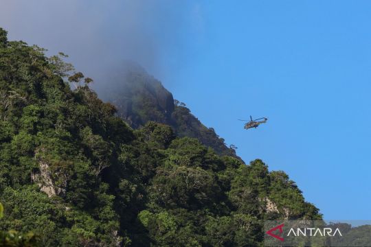 Kondisi cuaca dan awan tebal sulitkan pencarian pesawat ATR 42-500