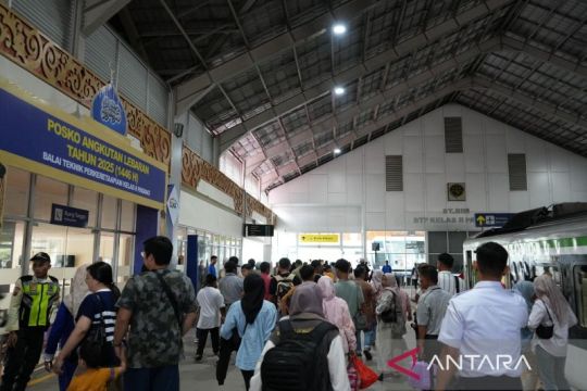 Antusiasme tinggi, penjualan tiket KA masa libur Isra Mi'raj lebih 100 persen