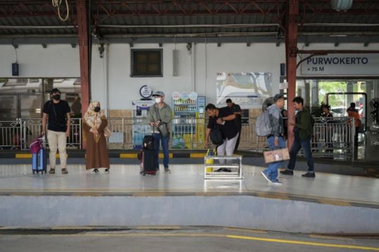 KAI batalkan lagi perjalanan KA Kamandaka dan Purwojaya akibat lintasan tergenang banjir