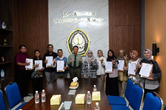 Dekan Sekolah Vokasi UNDIP tandatangani kontrak kinerja tahun 2026