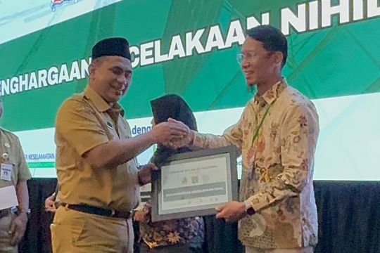 Kilang Cilacap raih  penghargaan 144 juta jam kerja aman