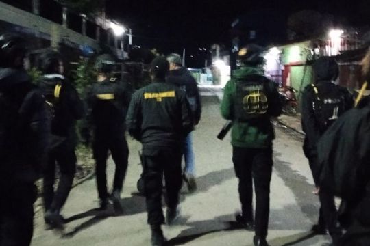 Personel Polres Tolikara patroli malam untuk beri rasa aman