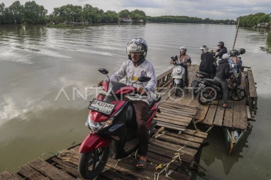 Foto: Jasa penyeberangan perahu tradisional Pulau Lakkang