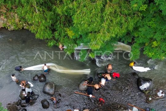 Tradisi Resik Lawon jelang bulan Ramadhan