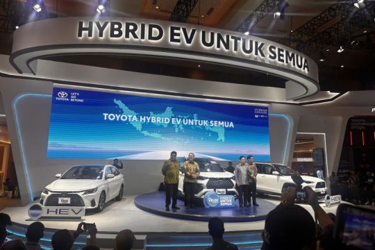Toyota rilis tiga model "hybrid" baru: Yaris Cross, Vios, dan Alphard