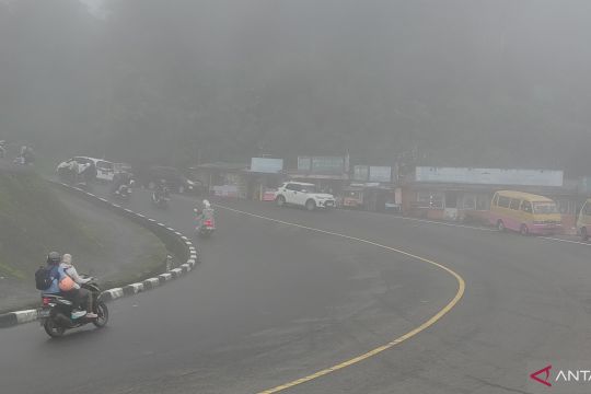 Waspada Cuaca Ekstrem, Polres Cianjur Imbau Pengendara di Jalur Puncak Hati-hati