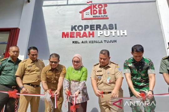 Wamen Koperasi resmikan gerai KMP Kepala Tujuh Babel