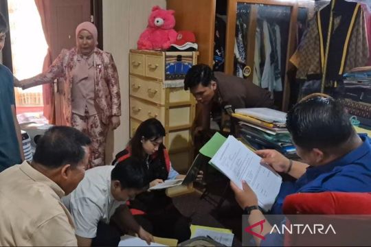 Kejari geledah rumah mantan Bupati Kepahiang terkait dugaan korupsi