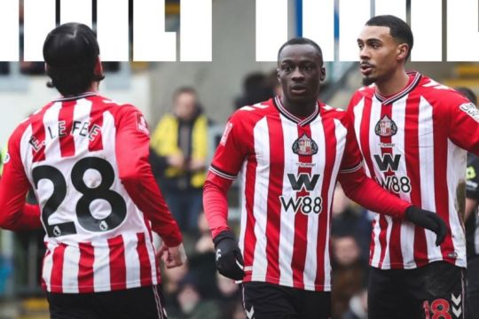 Piala FA: Kemenangan Tipis dan Adu Penalti Bawa Sunderland, Fulham, dan Leeds ke Babak 5