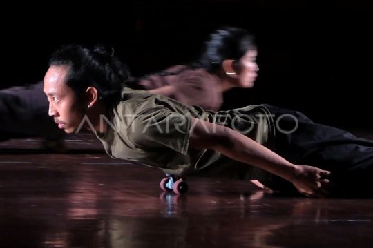 Wartawan Bali gelar pertunjukan seni teater modern